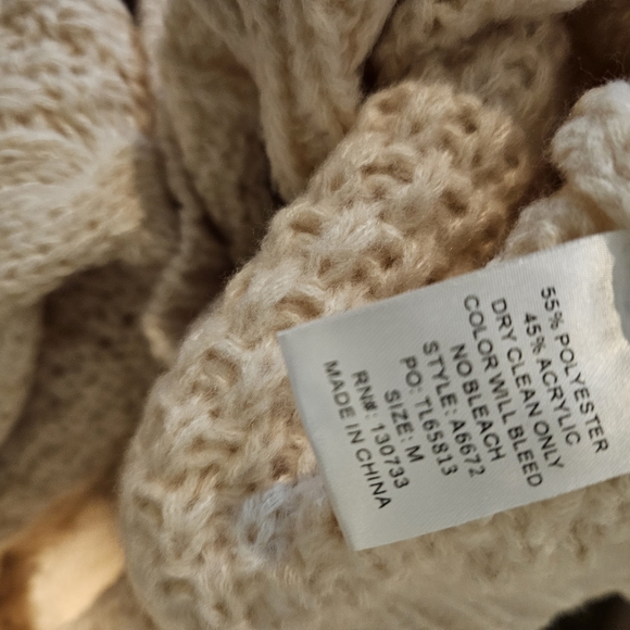Umgee USA Boutique Cable Knit Long Sleeve Cozy Sweater Cream Size M Crewneck - Picture 11 of 11